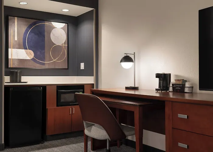 Courtyard By Marriott Palm Springs